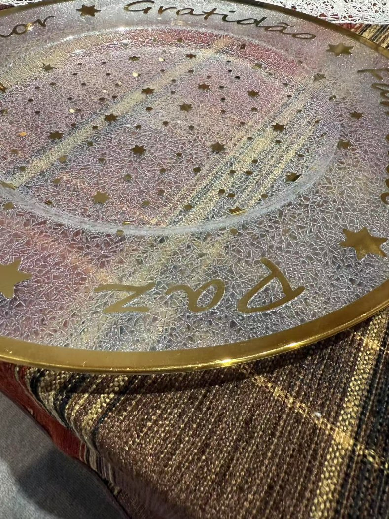 3. PP Eco-Friendly Plastic Charger Plate Used in Wedding/Party/Resutrant/Household