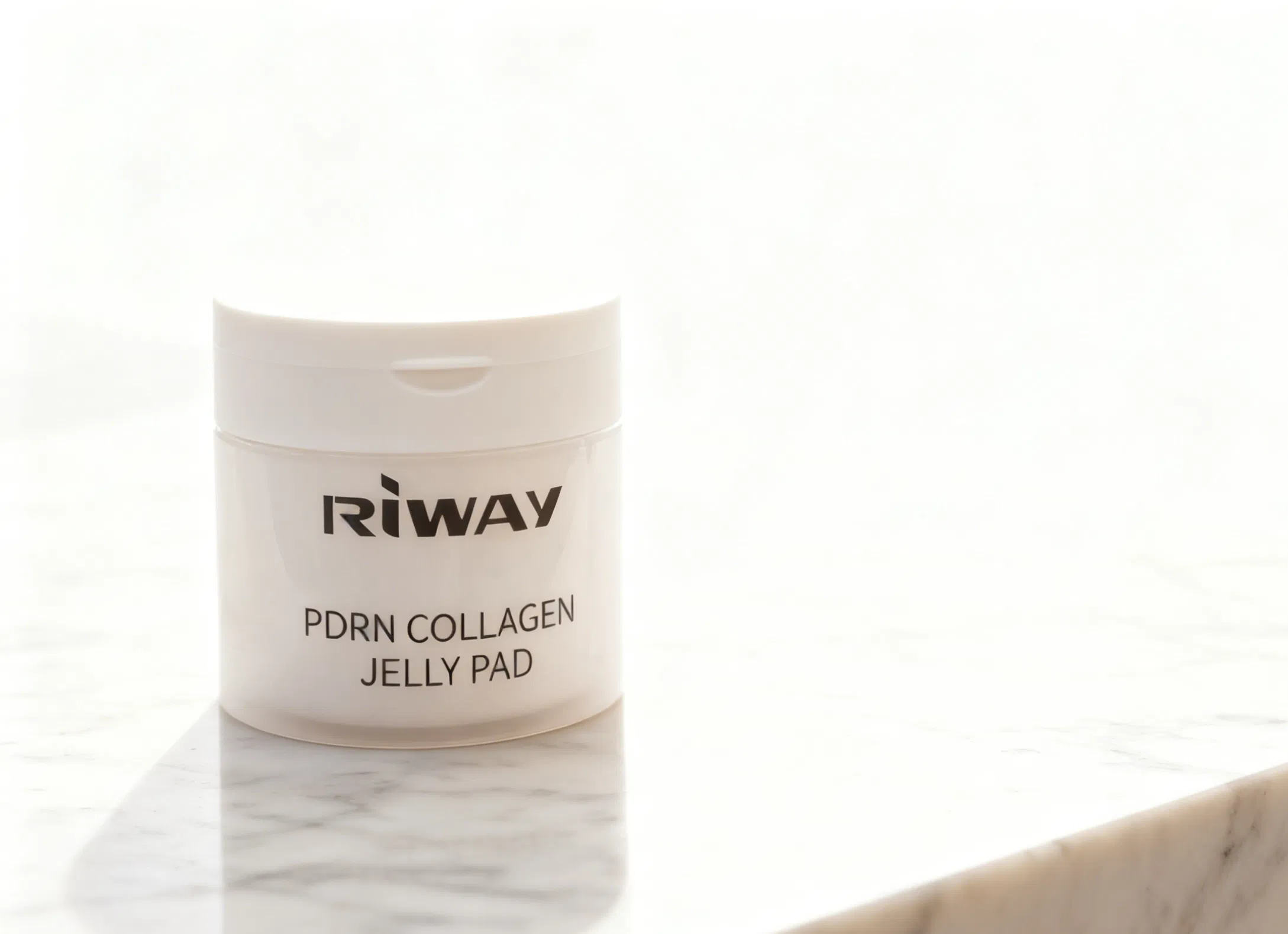 Gentle Moisturizing Facial Cotton Pads for Skin Care