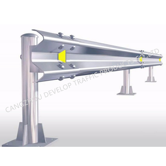 S235jr/S355jr Strong Safety Highway Guardrail Road Safety W Beam Fence Traffic Barrier