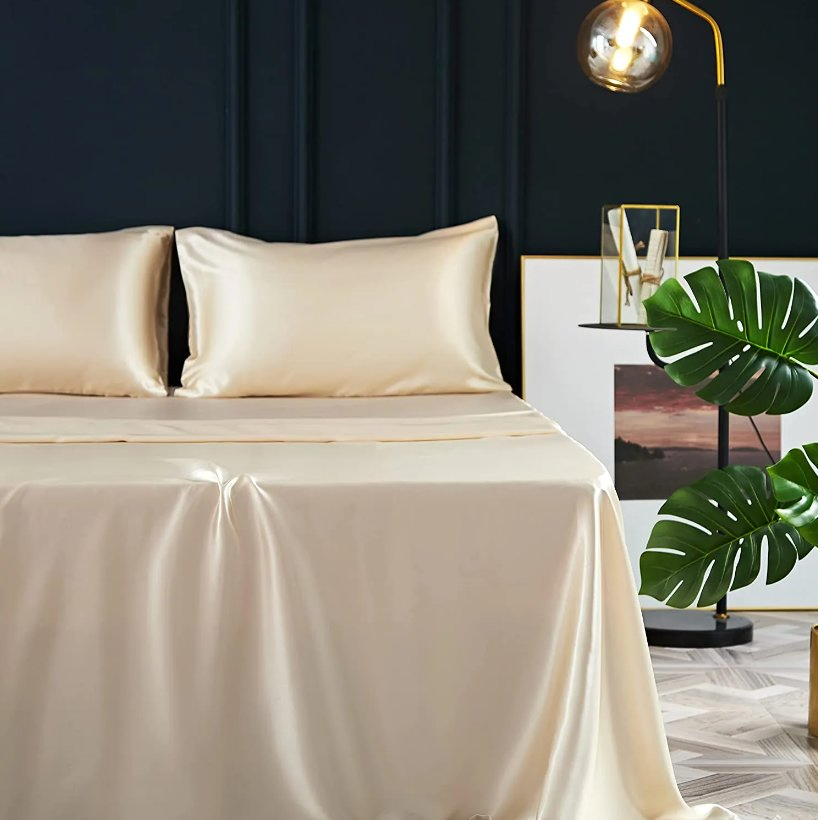 Chinese Manufacturer for Pure 100% Mulberry Silk Bedding Set of Duvet Cover Silk Bed Sheet with Pillow Case