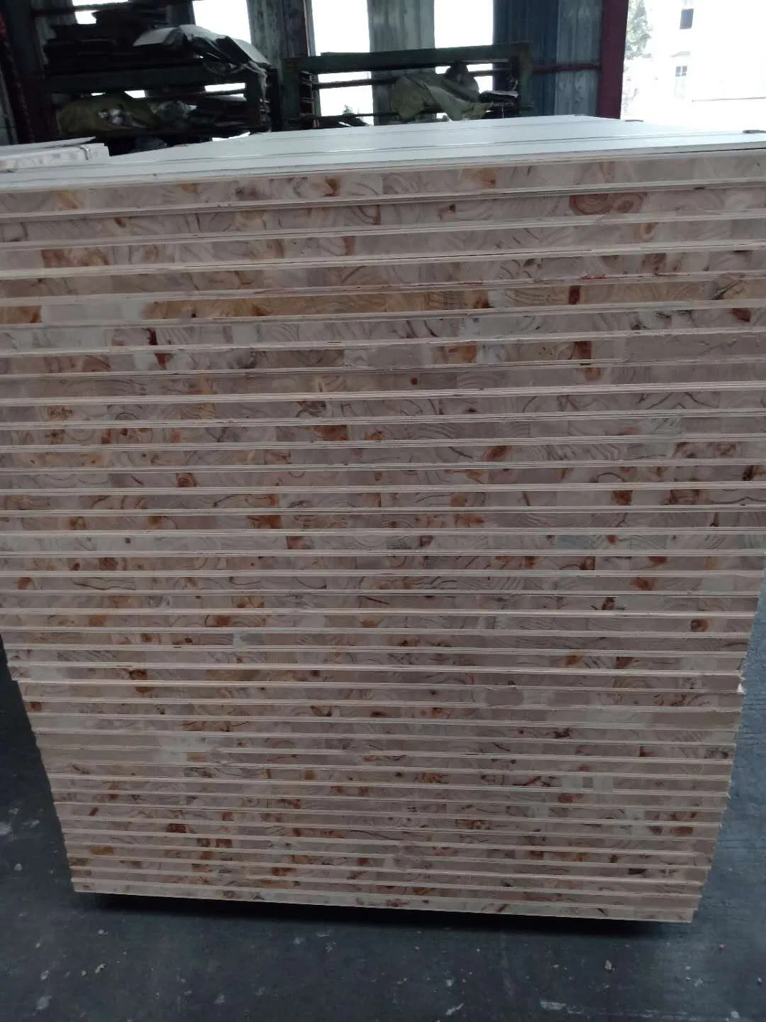 White Laminated Blockboard 18mm Pine Hardwood with Melamine