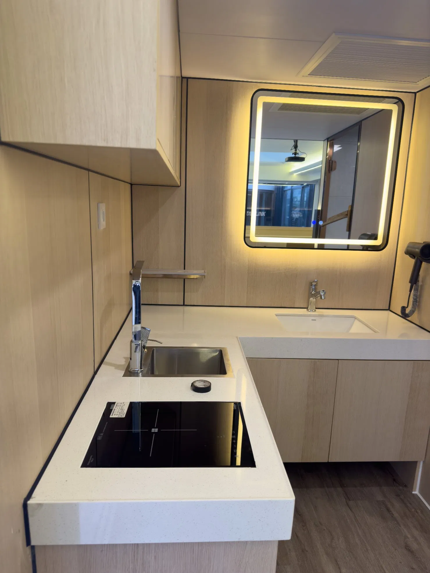 Chic Starlink A5 Capsule House: Contemporary Living Redefined