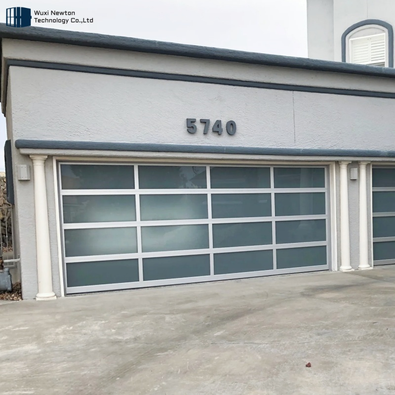 Factory Price Space-Saving Aluminum Stake Glass Garage Door for Modern Villa