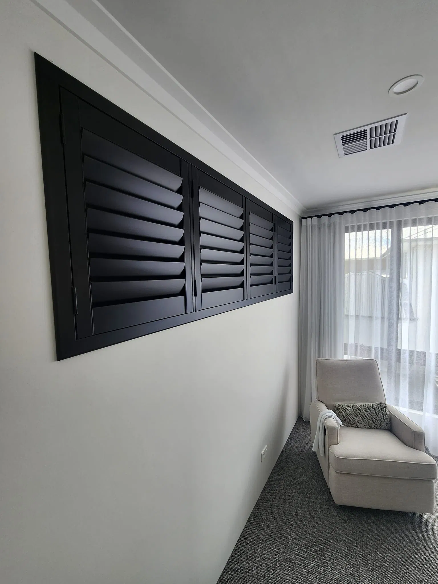 Custom Size Black PVC Window Shutters Solid Wood Shutter Adjustable Louver Shutter with Frame