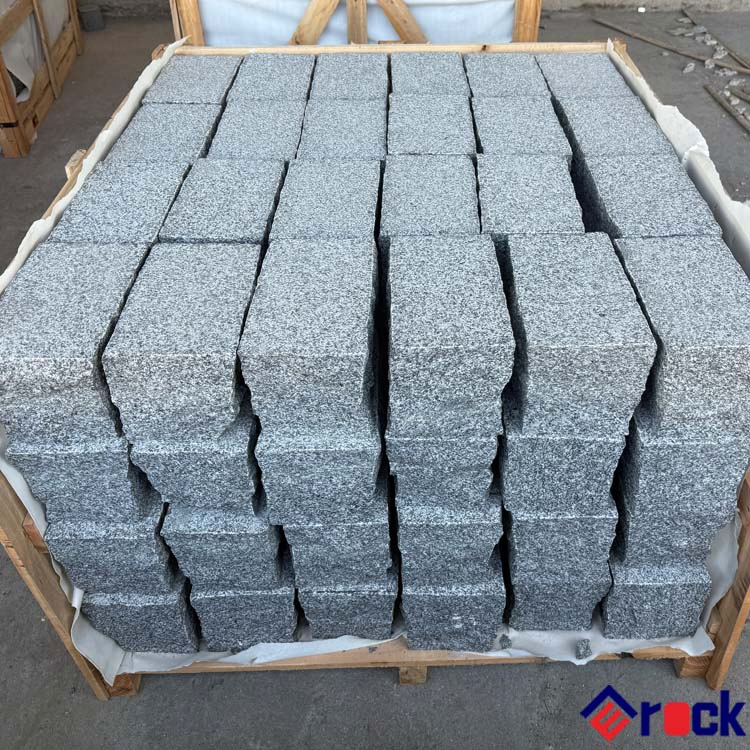 Anti-Slip Finish Bush-Hammered/Flamed Dark Gray Granite Driveway Paving Stone