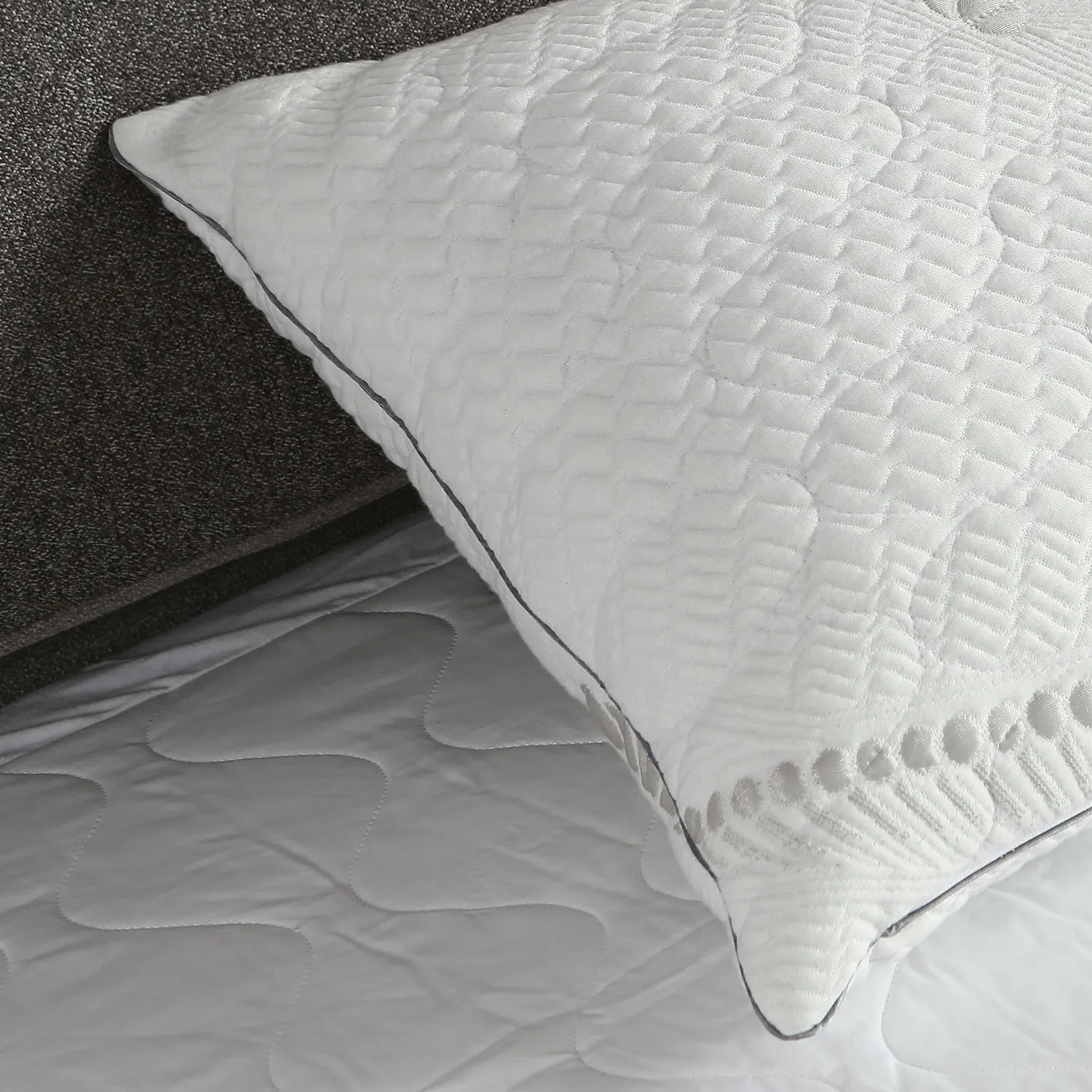 Customized Rectangle Pes Fiber Exquisite Appearance 100% Polyester Airmesh Jacqua Shredded Latex Pillow