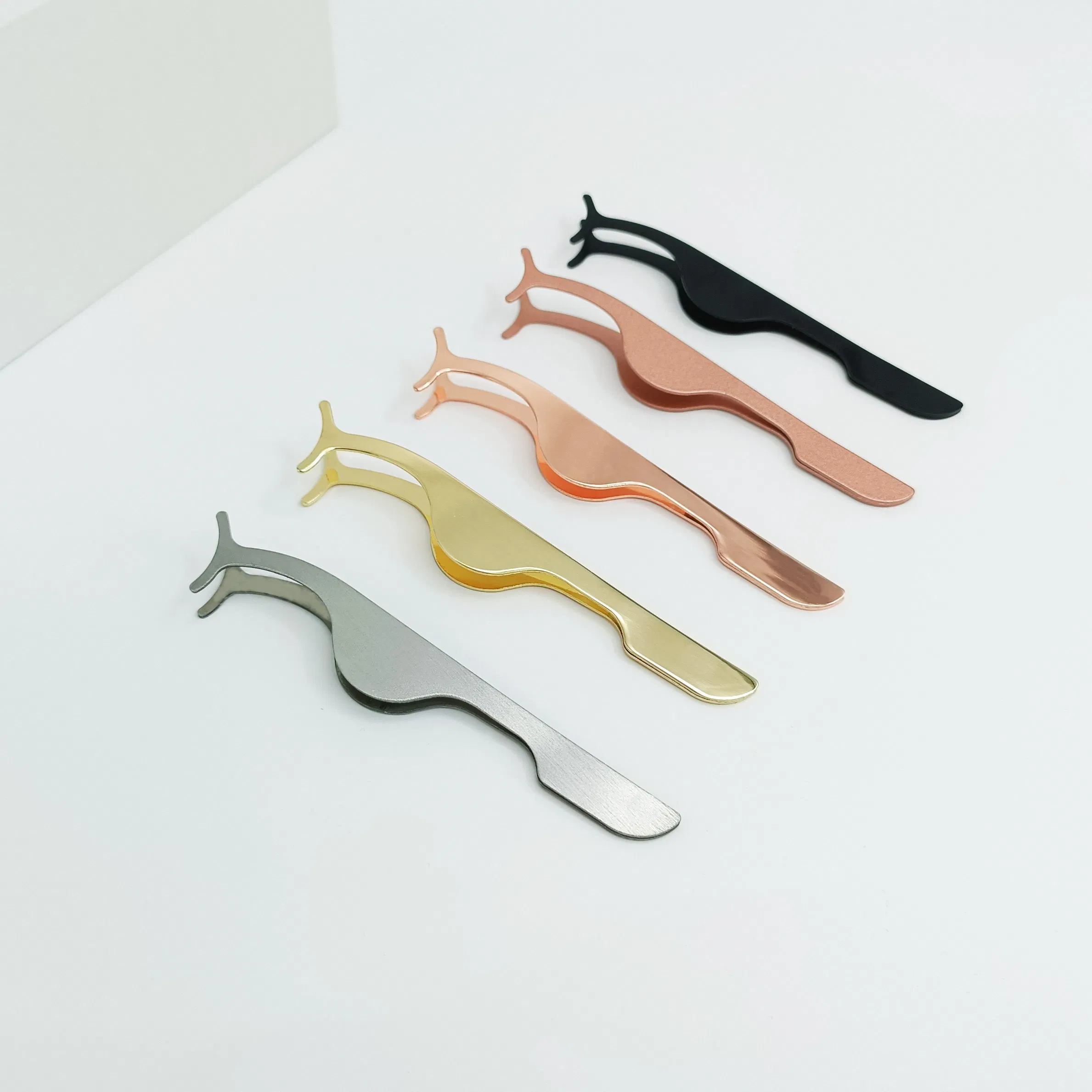 Elegant Lash Applicator Tool for Stunning Eye Makeup Looks