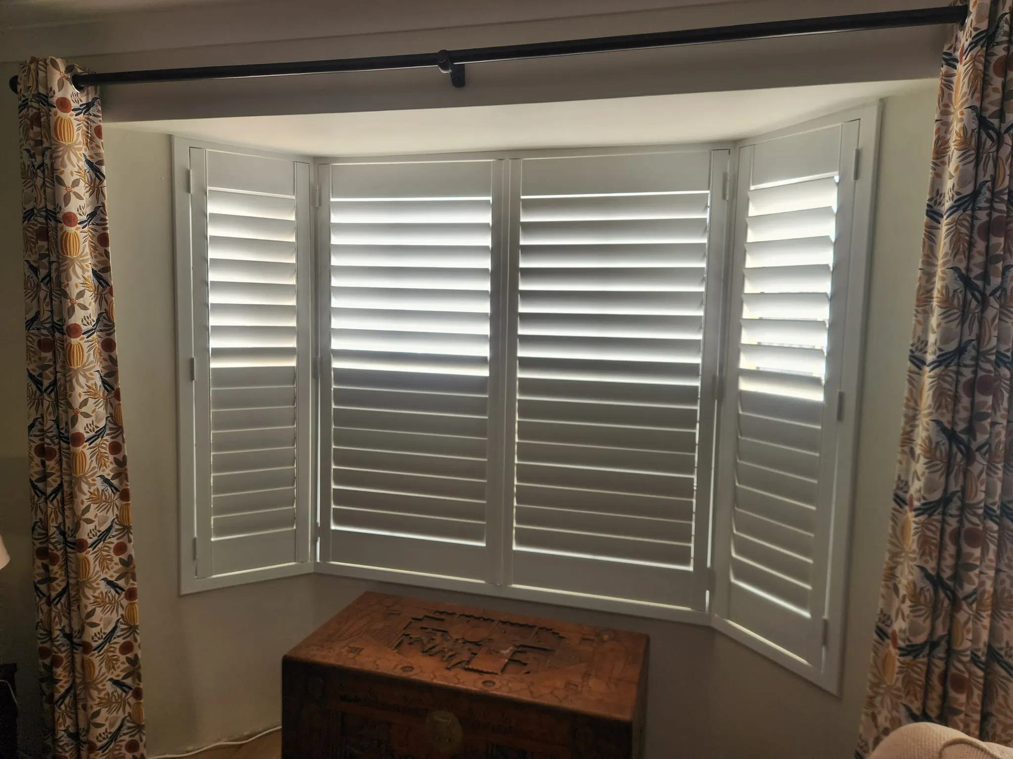 Factory Custom Internal Decor Wood Plantation Window Shutters Bay Window