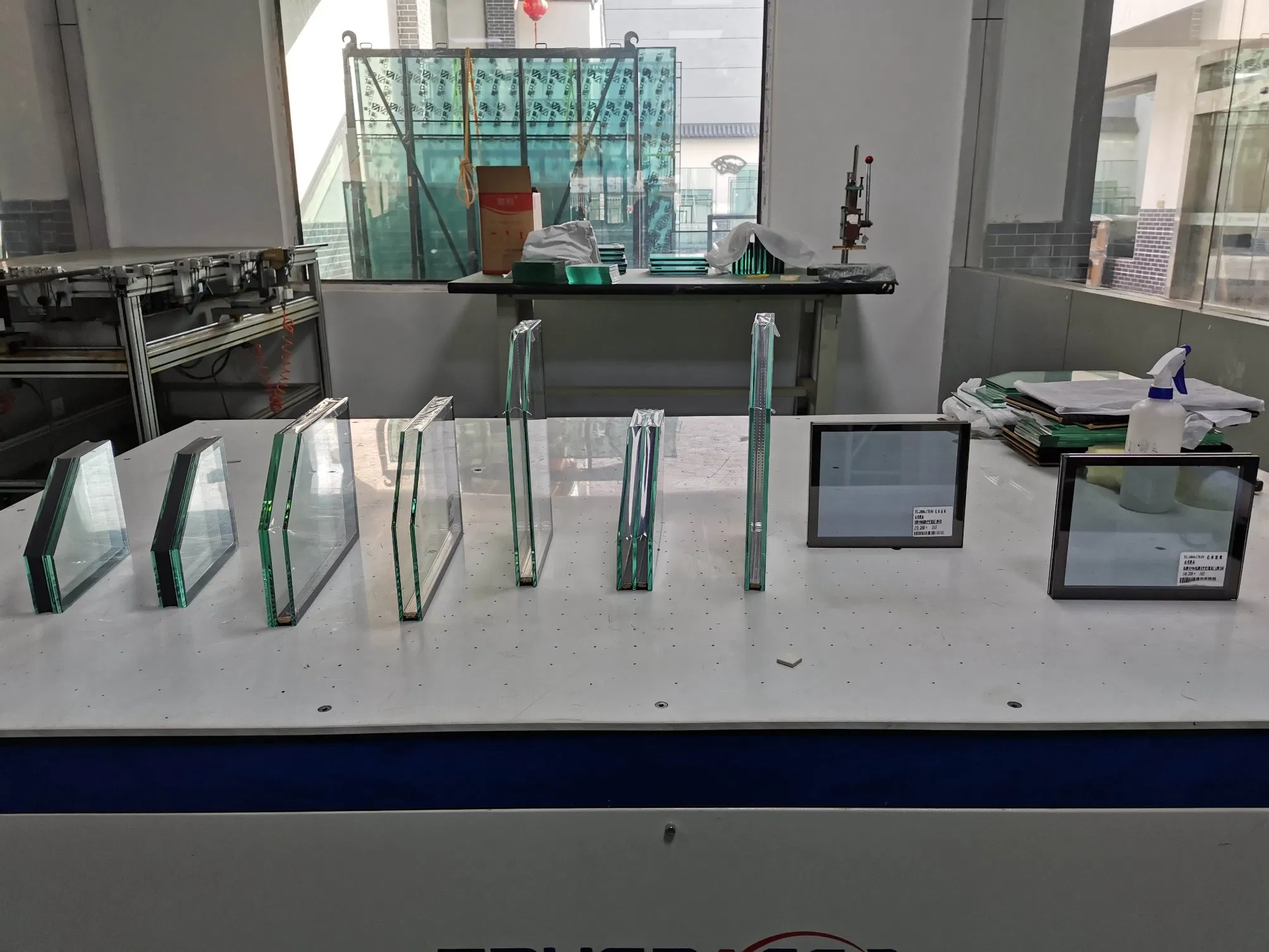 Laminated Insulated Pane Glass Corner for Show Room and Exhibition