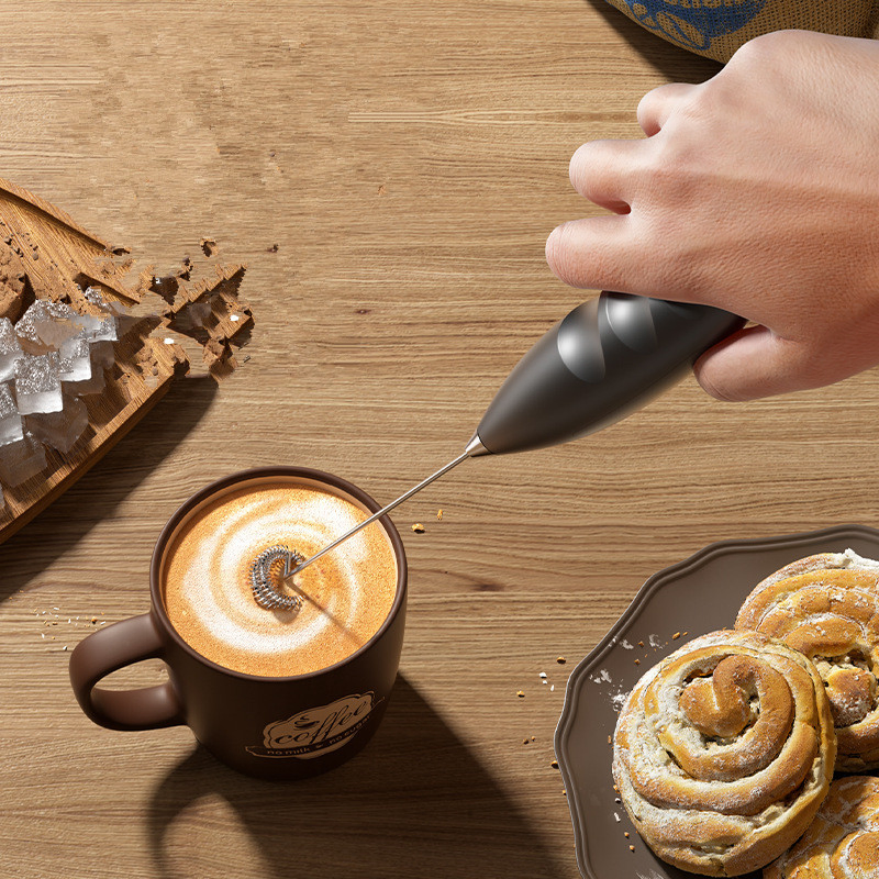 Практичный электрический блендер для дома