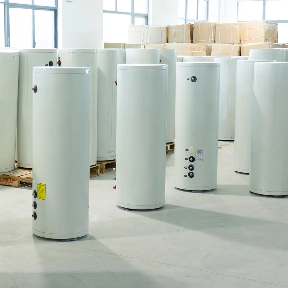 OEM Manufacture 18000 BTU Provide Consistent Hot Water for Homes Daily Using Air Source Heat Pump