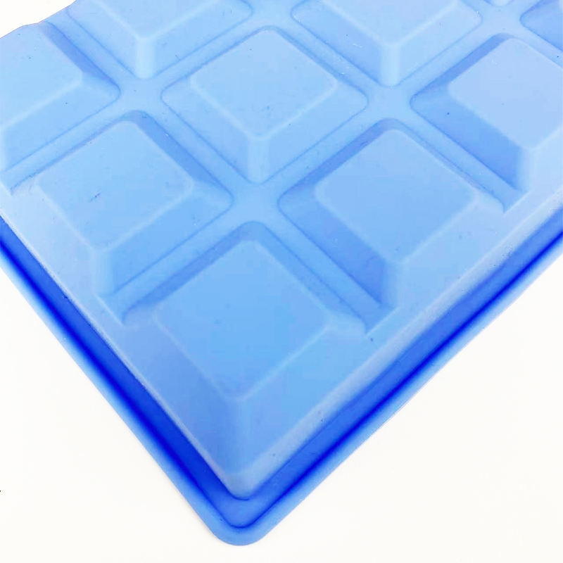 Форма для льда Premium Silicone с крышкой, 15 ячеек