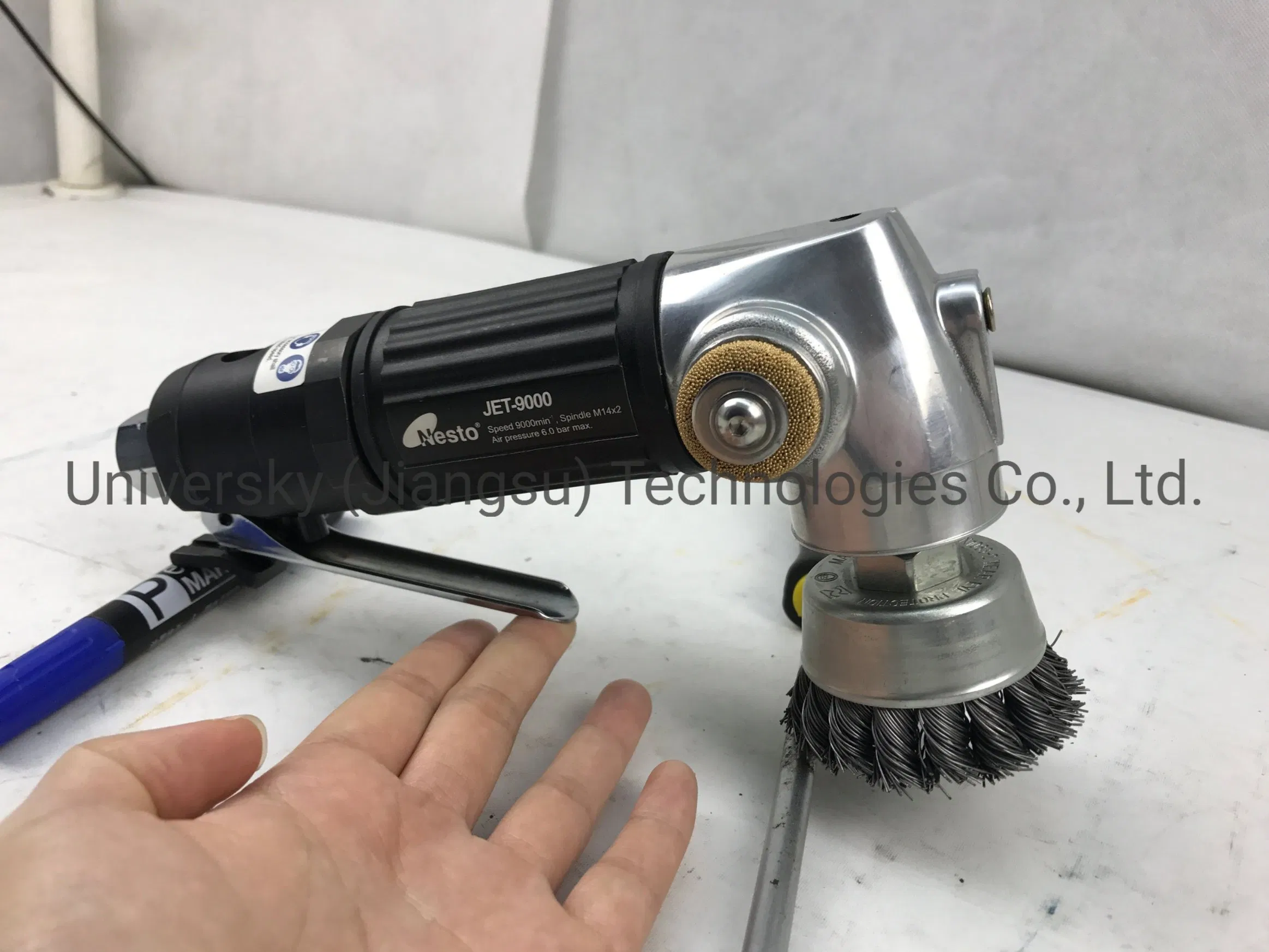 Пневматическая щетка для удаления ржавчины NESTO