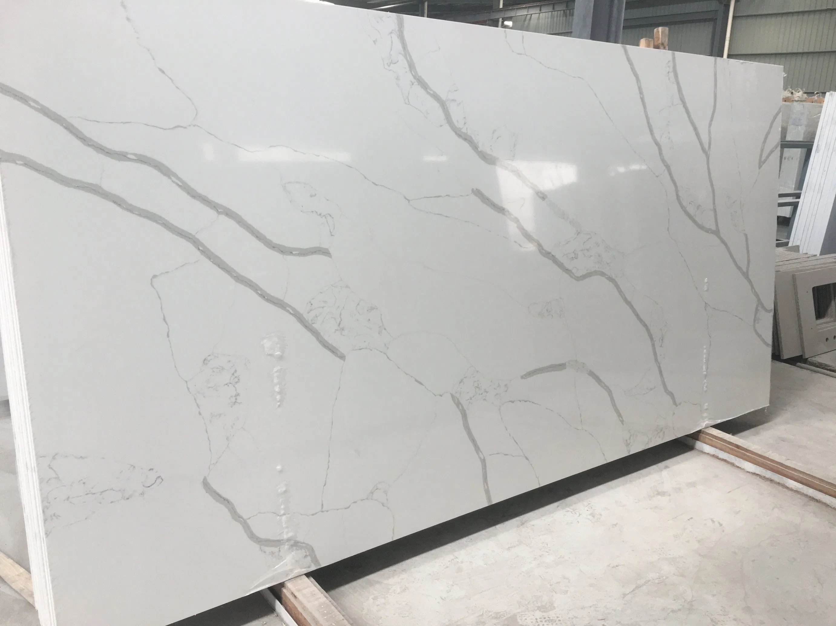 Calacatta Artificial Quartz Stone Polished Slab for Countertop Vanity Top