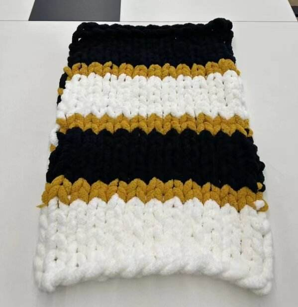 Sensory Autism Pink Throw Children's Chunky Knit Super Soft Blanket Cushion