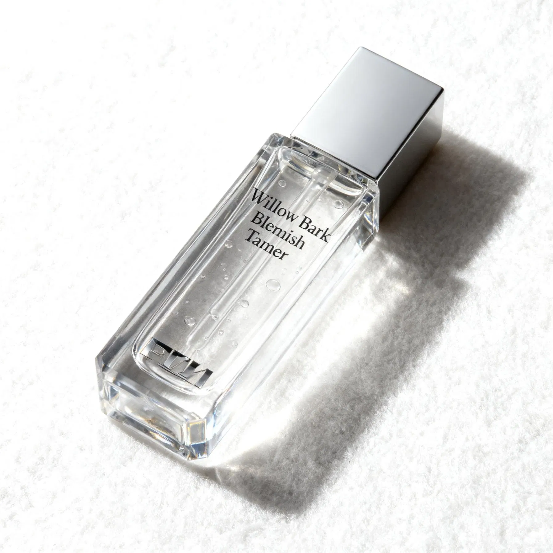 Luxury Clarifying and Hormone-Regulating Face Serum with Honeysuckle Ferment and Chinese Rehmannia Root for Balanced and Clear Complexion