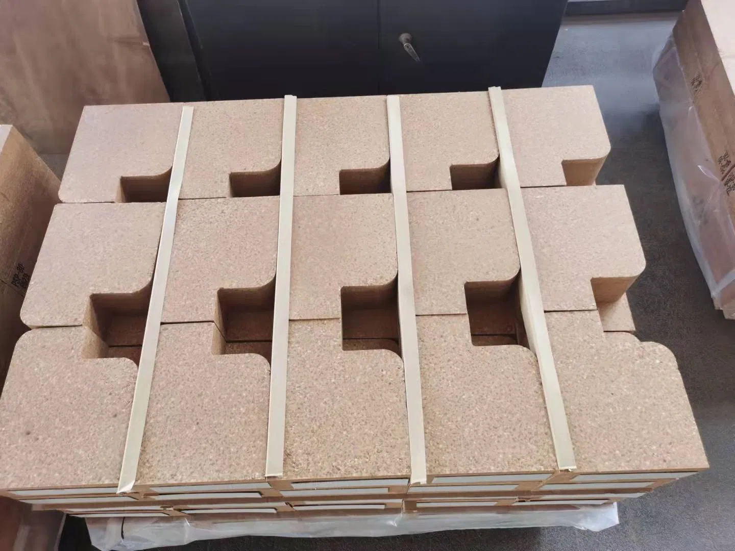 Магнезитошпинельный кирпич MLJ85 для вращающихся печей