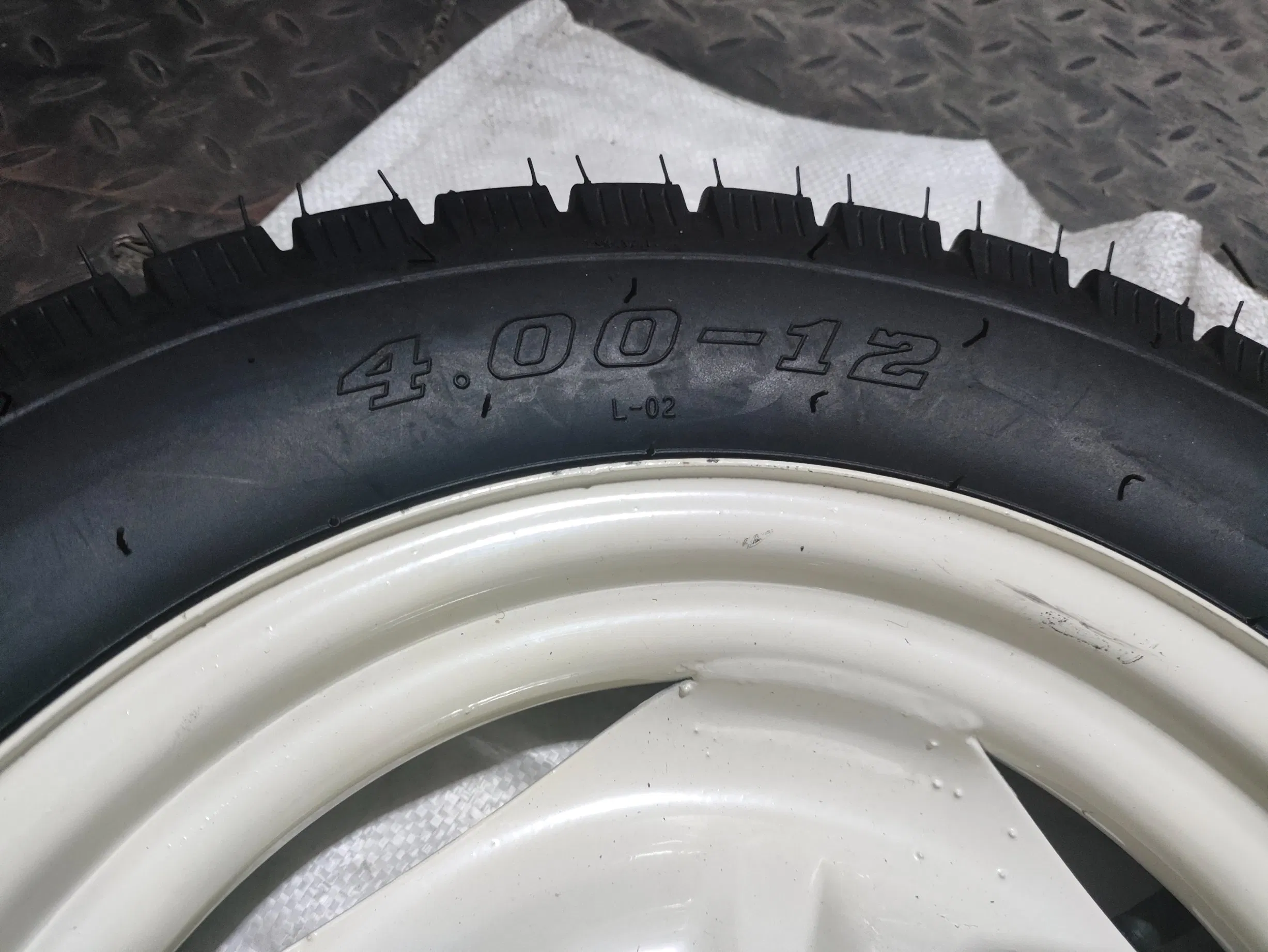 Good Quality Agricultural Tyres of 400X8, 400-10.400-12.5.00-8, 500-10.5.00-12 Pattern Tractor Wheel