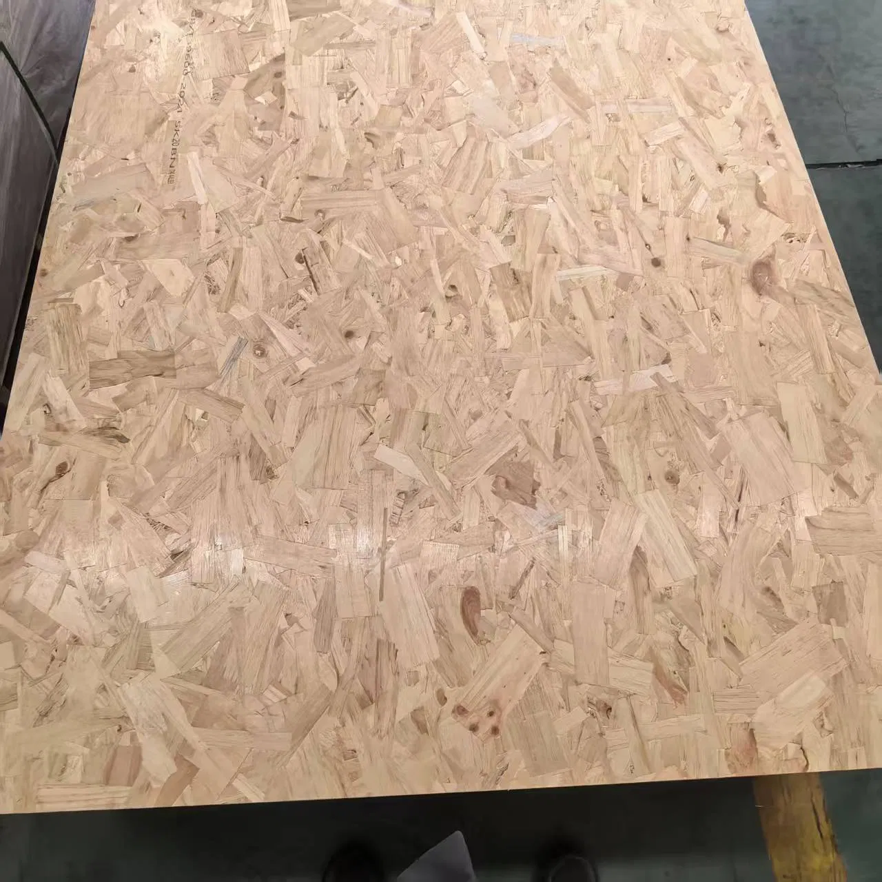 China 4X8 12mm 15mm 18mm 25mm Oriented Strand Board OSB Boards Manufacturer