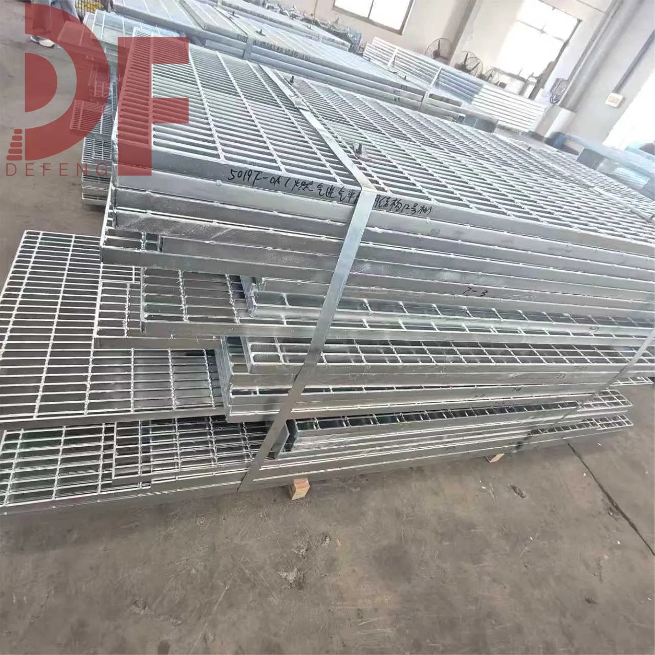 Green Safe Hot Dipped Galvanized Serrated Bar Grating