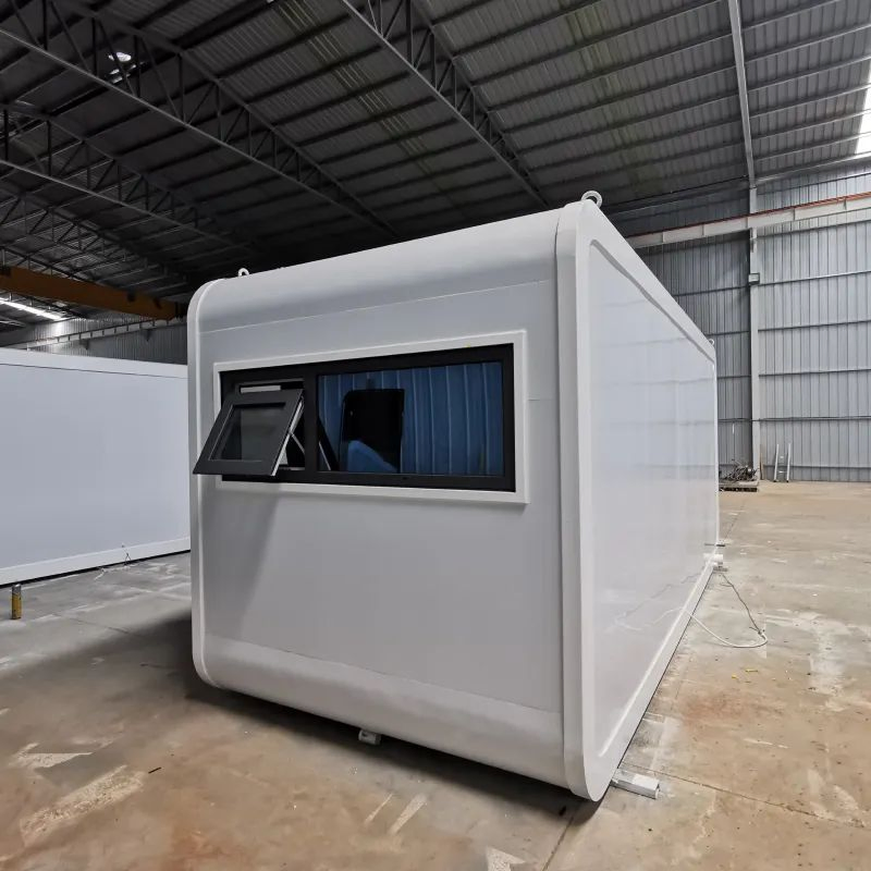 Luxury 20-40FT Prefabricated Steel Pod Eco-Capsule House for Hotel Use Outdoor Apple Cabin House