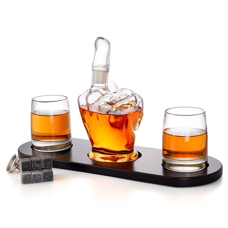 1000ml Capacity Handmade High Borosilicate Glass Middle Finger Shape Wine Whiskey Decanter with 330ml Drinking Cup for Home and Bar Use