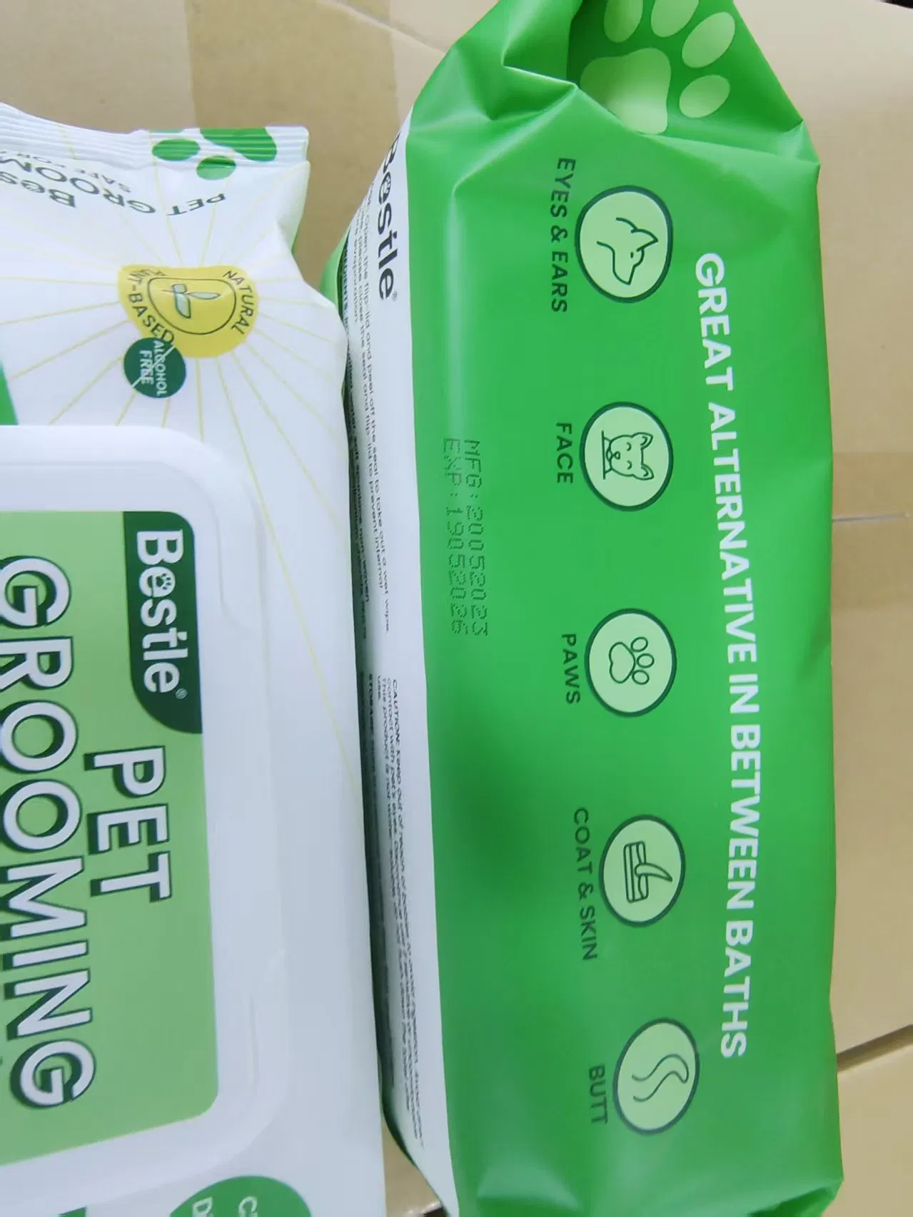 Soft Disposable Wet Wipes for Babies and Pet Cleaning