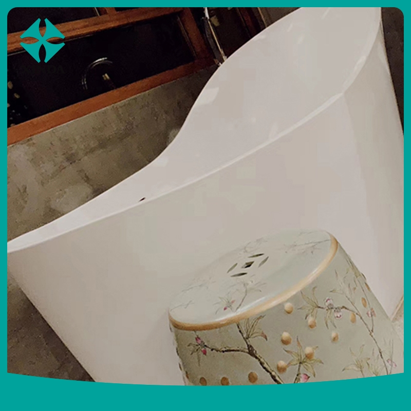 Угловая ванна с гидромассажем для взрослых