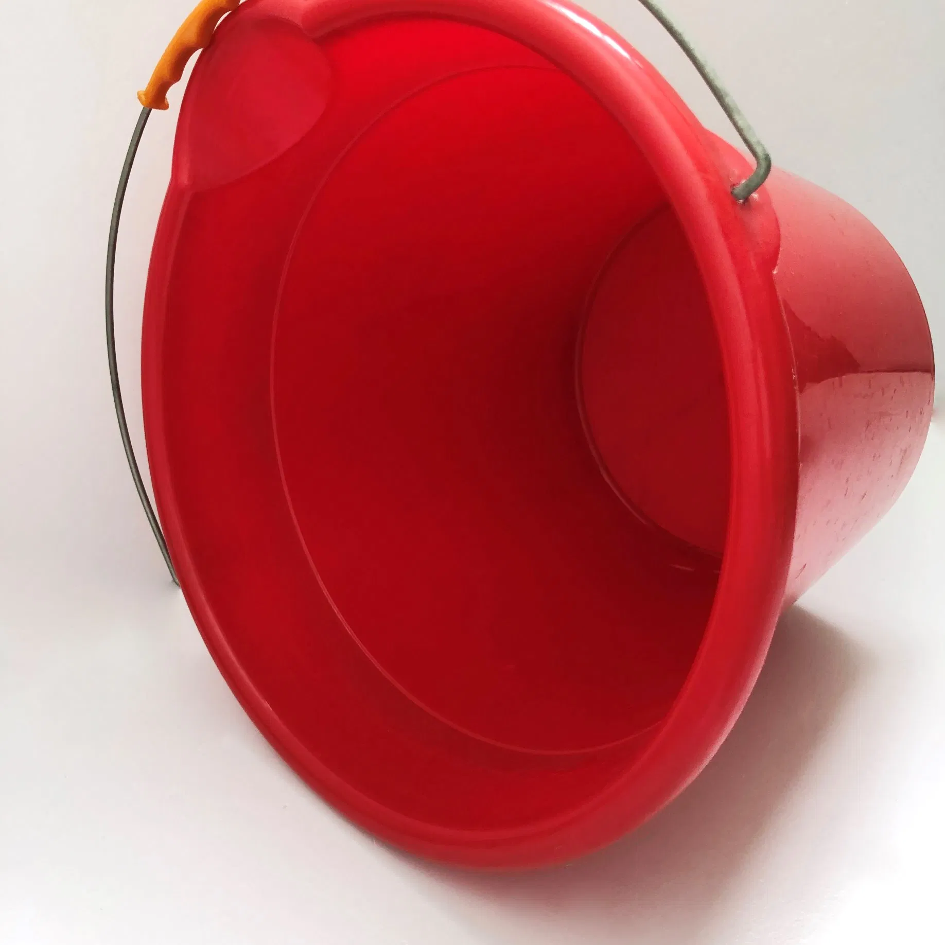 Heavy-Duty Invincible Corrosive-Resistant Round Bucket 12L Plastic Cleaning Bucket Plastic Pail