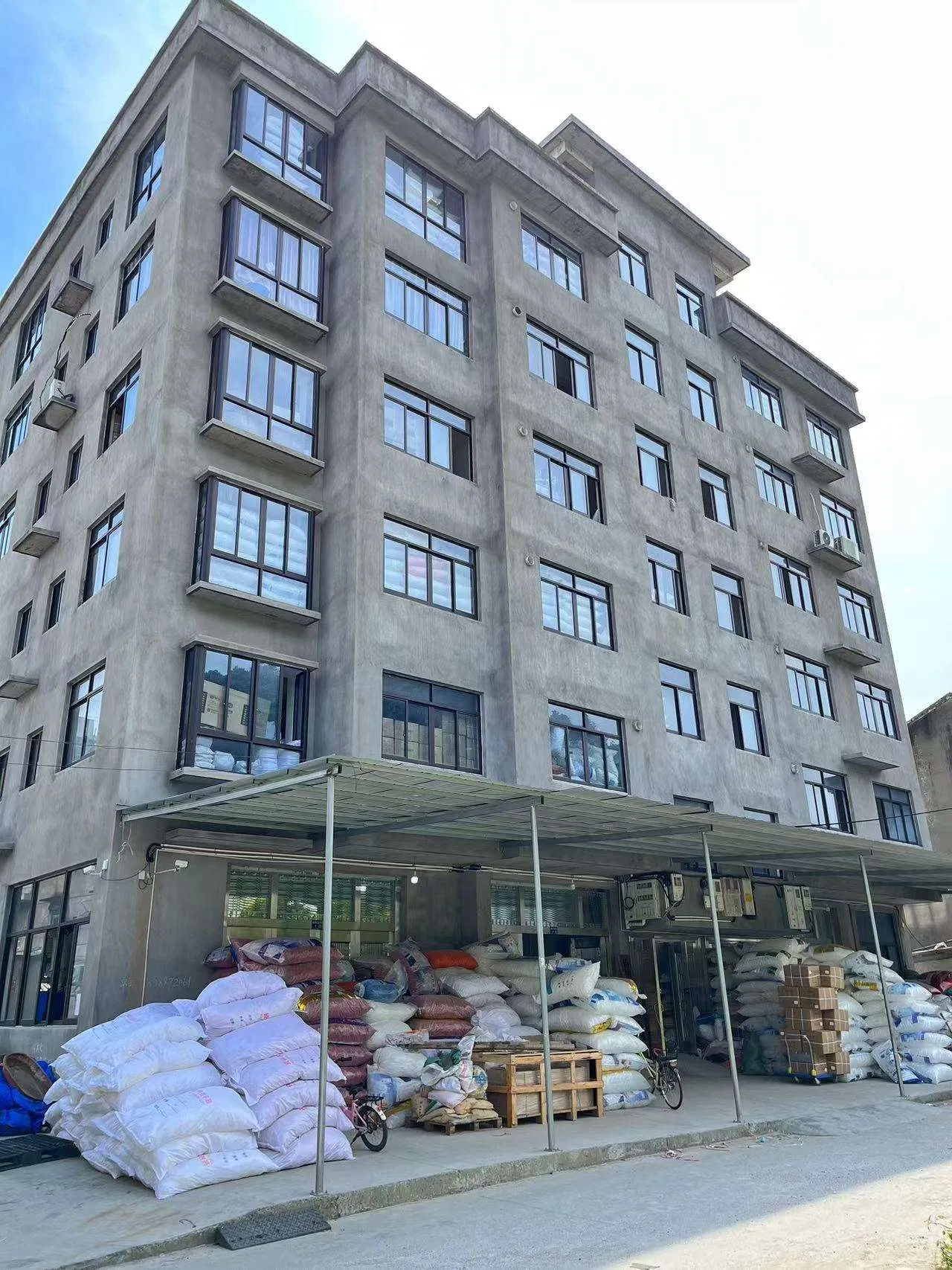 High Quality Tile Spacers Tile Levelling Systems and Star Shape