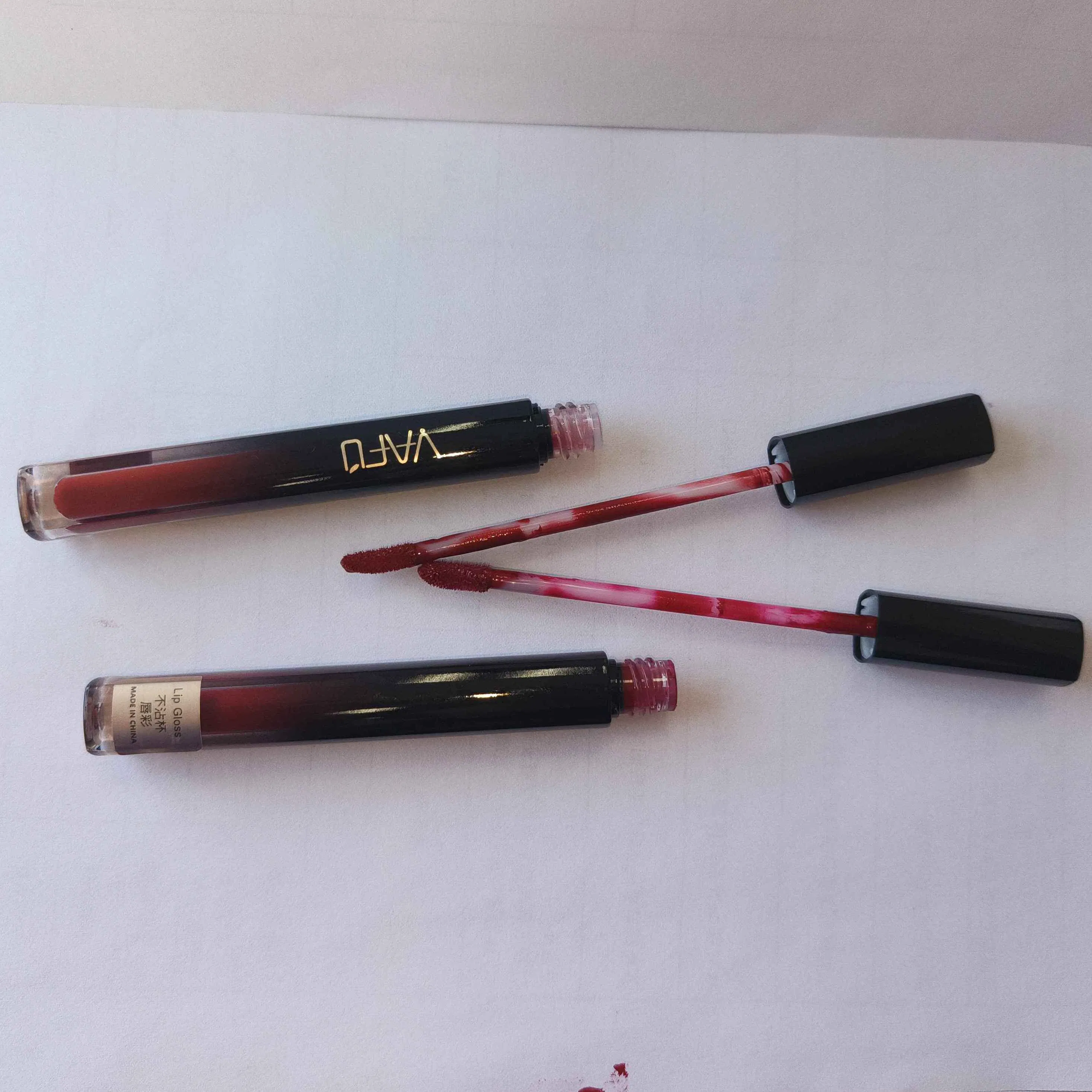 Long-Lasting Private Label Lipstick with Herbal Ingredients and Glossy Finish