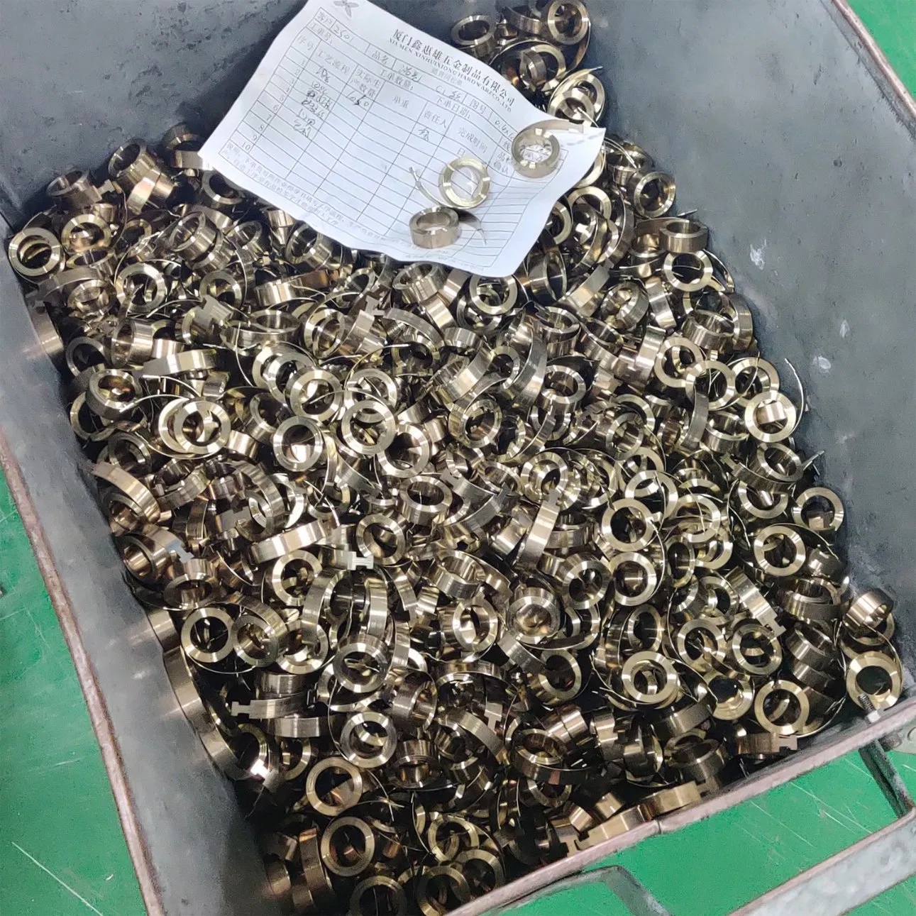 Xhx-Tc01 Parallel Skylight Electric Folding Door and Window Lift Constant Force Spring