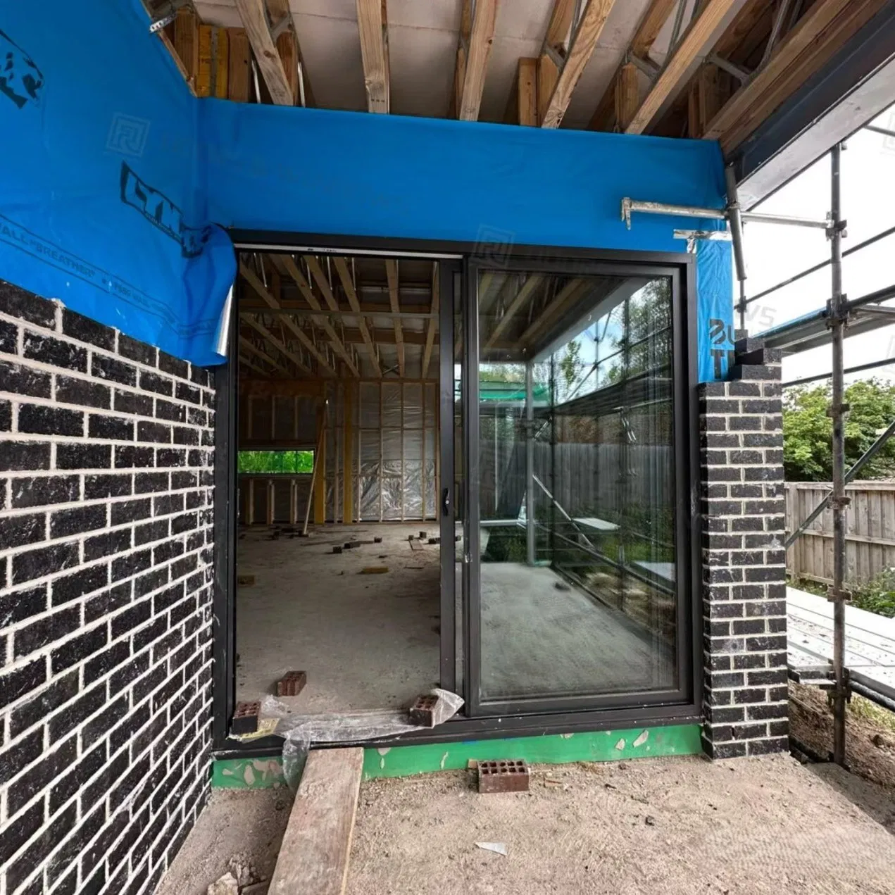 Factory Price Customized Australia Style High Quality Black Color Aluminum Sliding Doors with Tempered Glass