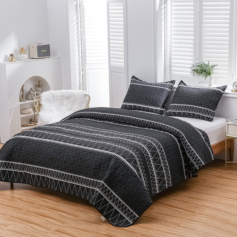 Factory Wholesale Home Textile Bed Sheet Duvet Cover Polyester Brushed Microfiber Bedding Set Queen/King Quilted Bedspread