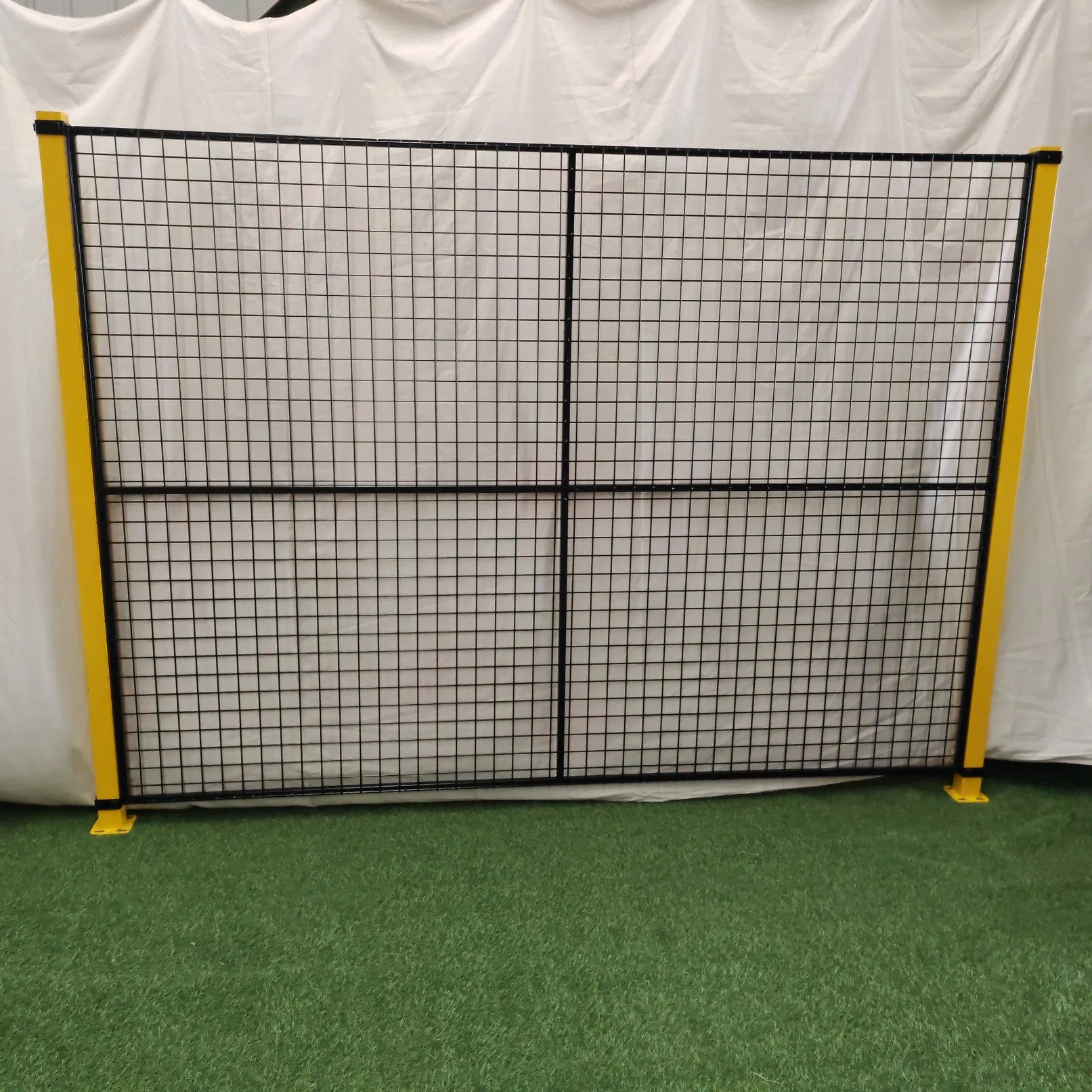 Industrial Safety Protection Isolation Fence Wire Mesh Fencing for Secure Workspace