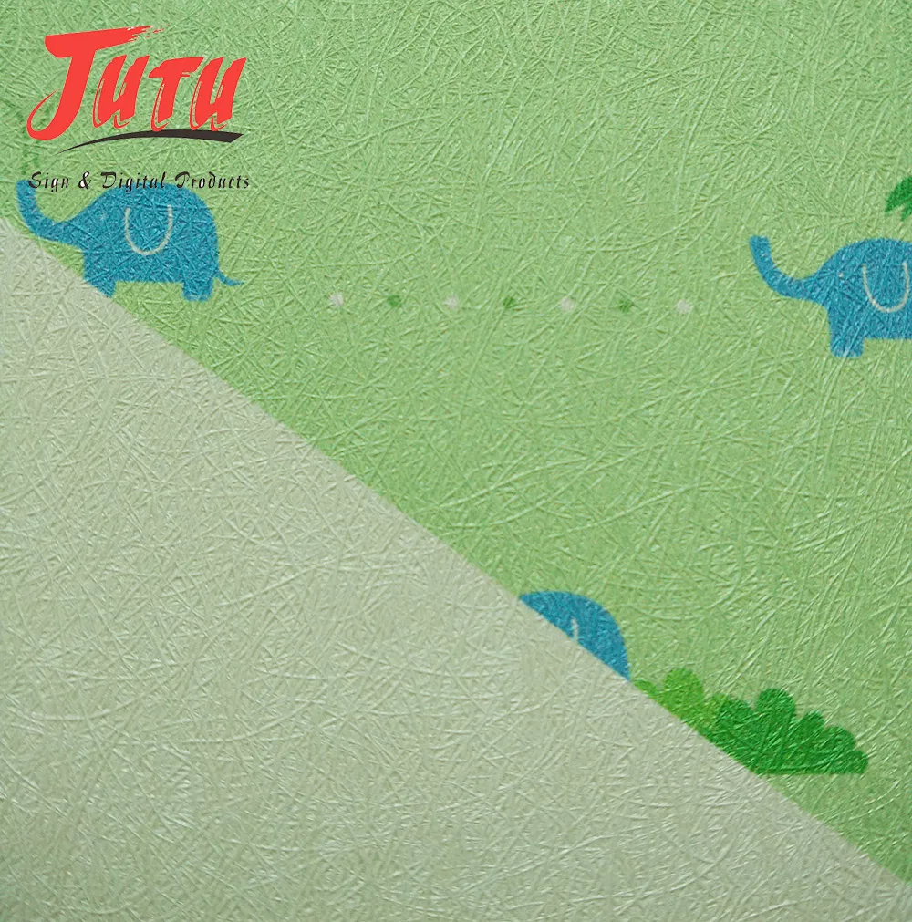 Самоклеящиеся флизелиновые обои с цветочным узором