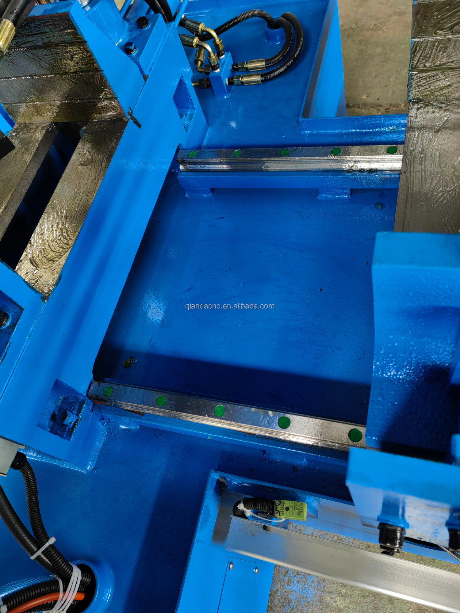 Ленточная пила по металлу гидравлическая для нержавеющей стали