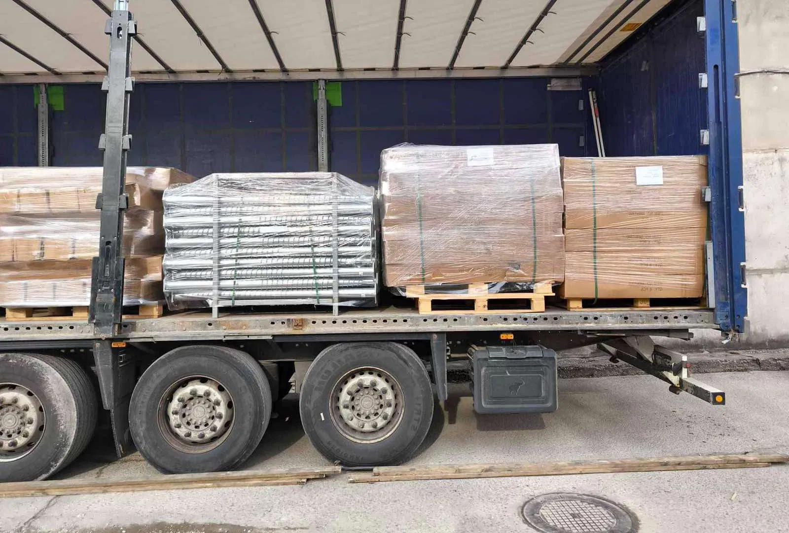 Винтовой анкер No Dig с U-скобой для деревянных домов