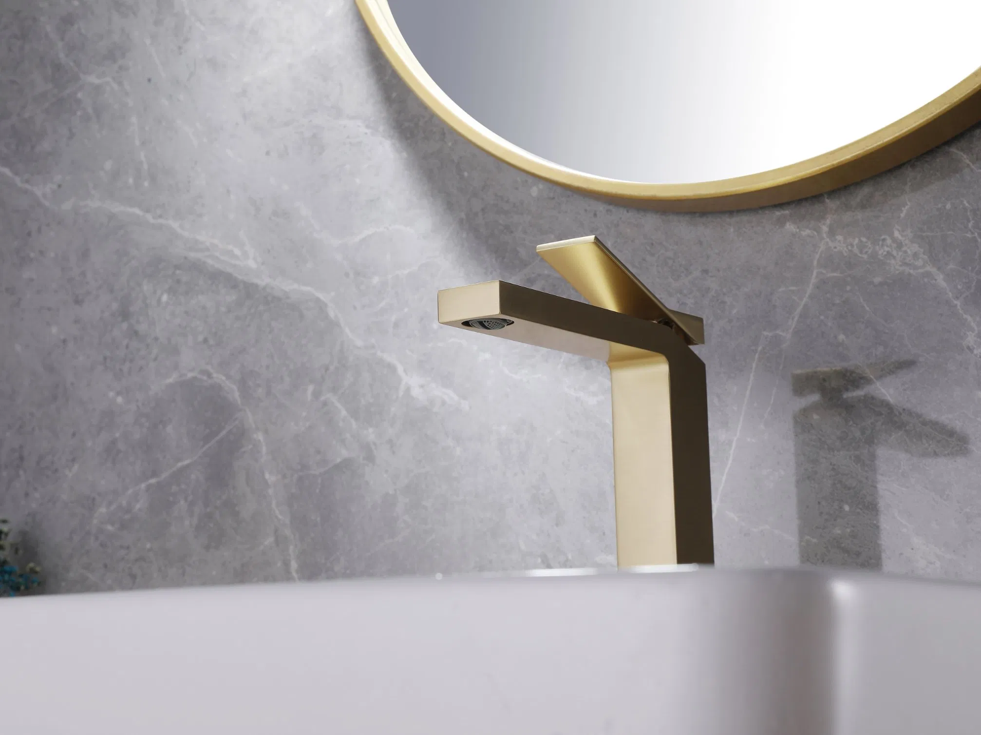 Bathrooms PVD Brushed Gold with Oil-Sealed Surface Tall Basin H59 Brass Faucet