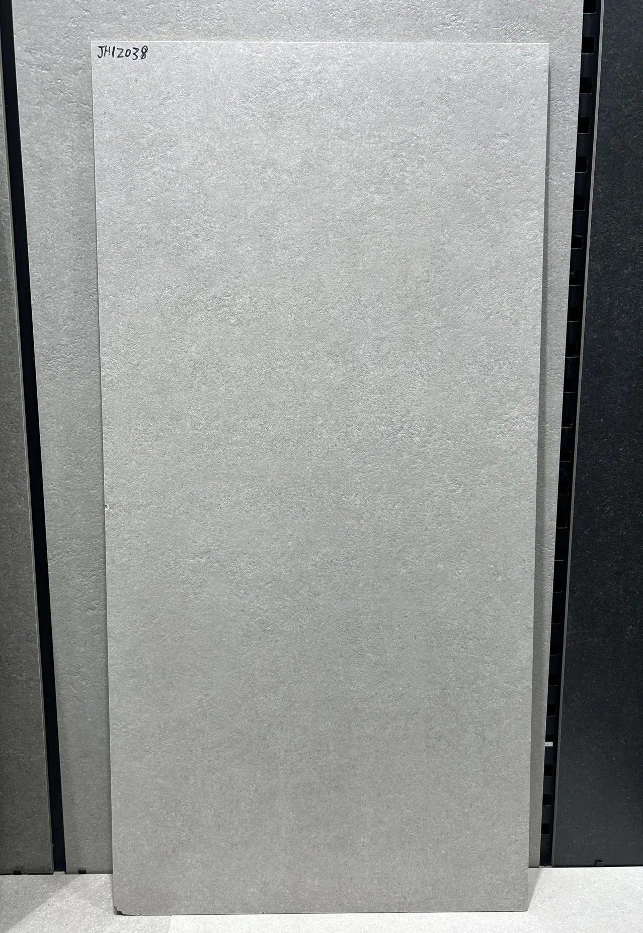 Керамическая плитка под старый кирпич для гостиной