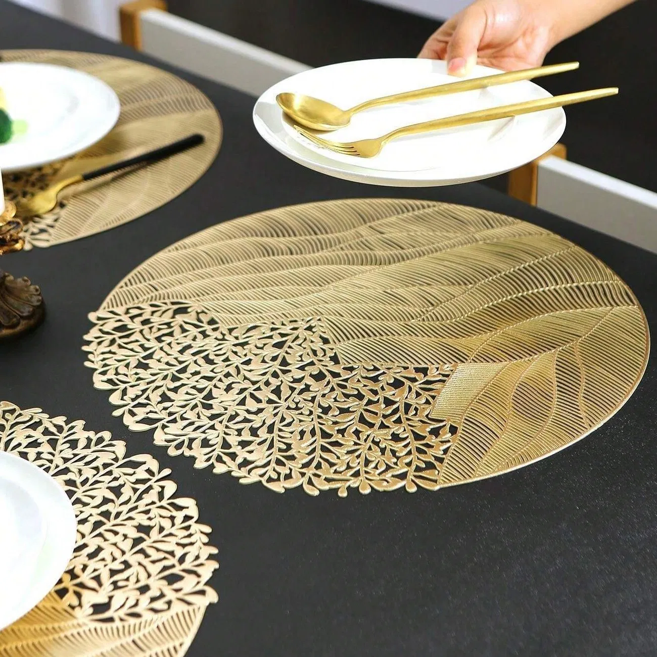 High Quality Hot Stamping Leaf Pattern Heat Insulation Creative Placemats