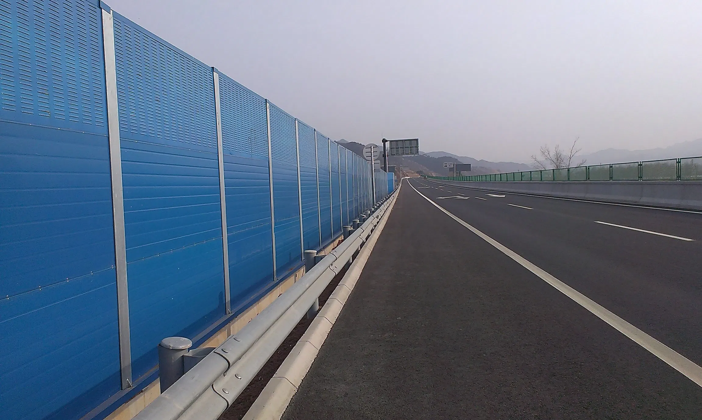 Factory Direct Price Good Quality Noise Barrier Sound Barrier Fence for Highway