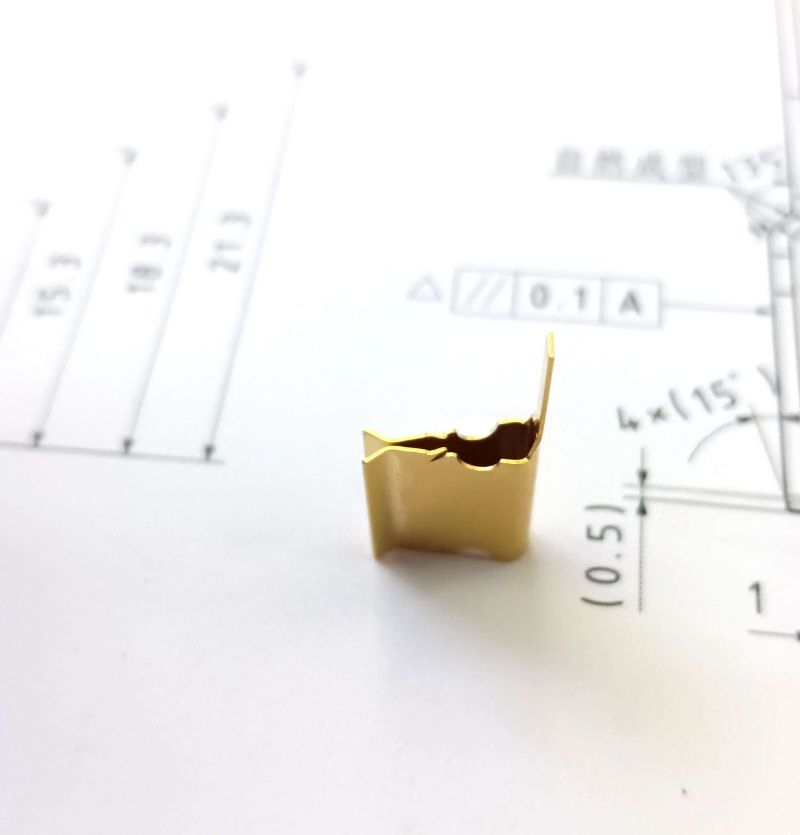 Позолоченный клеммный соединитель