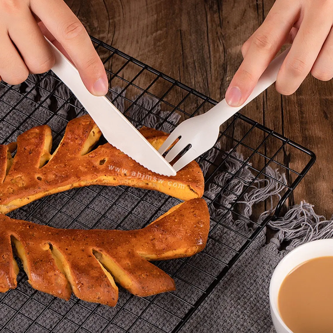 Disposable Dinnerware Kraft Paper Tableware Biodegradable and Compostable Materials