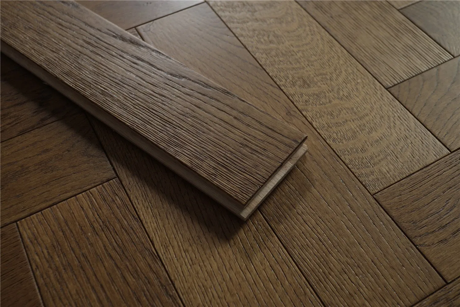 Инженерная доска дуб елочка пшеничный цвет 8-21мм