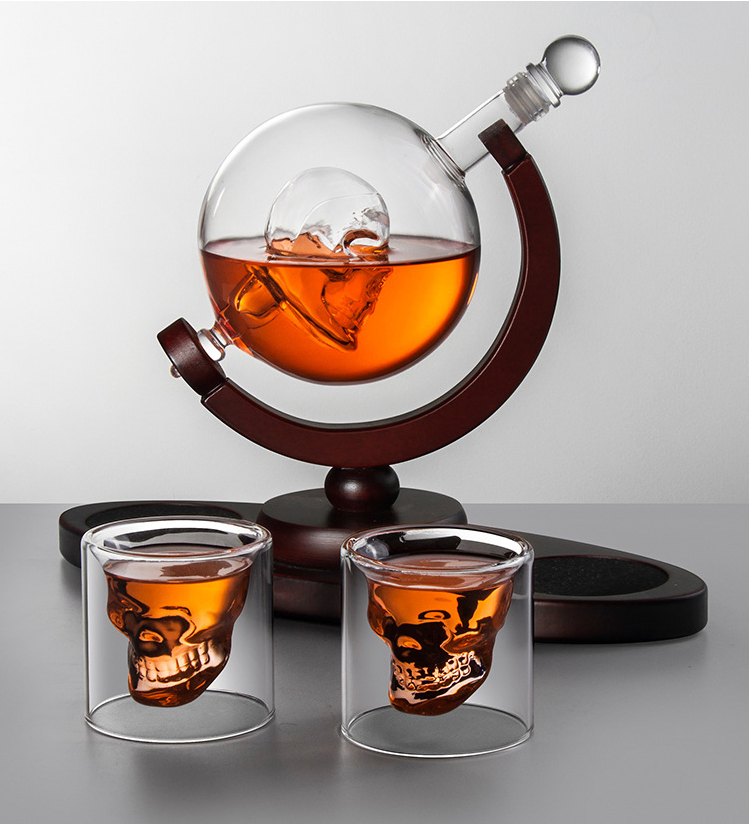 Personalized Skull Style Glass Wine Bottle Vodka Glass Bottles with Cork