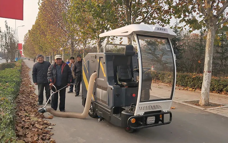 Electric Driving Leaf Collection Vehicle BY-T5