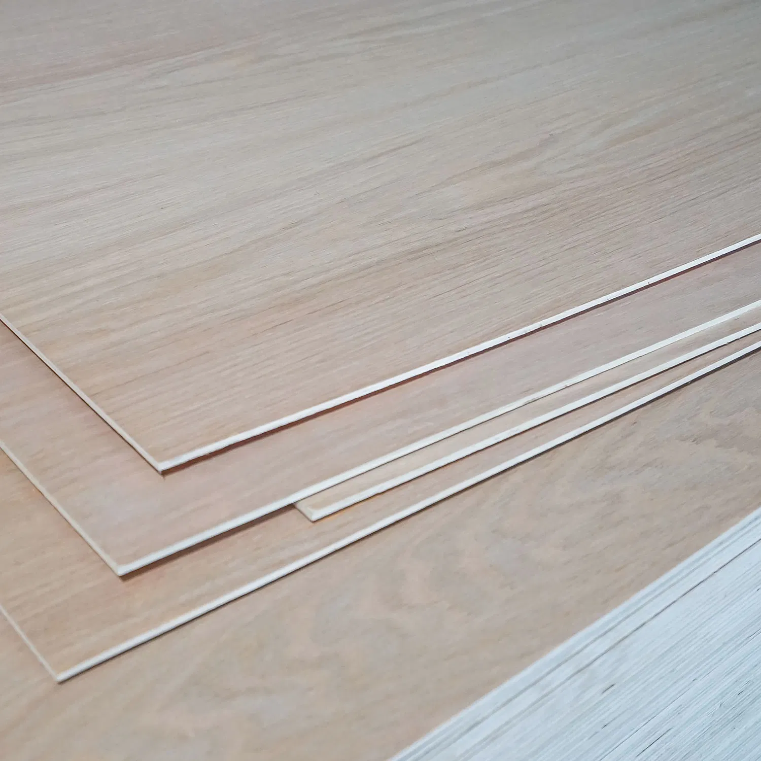 4.0-18mm Red Oak /Walnut Plywood for Furniture