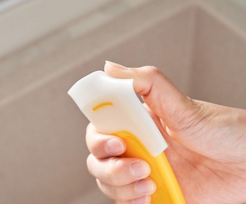 Hot-Selling Silicone Scraper for Kitchen Cleaning