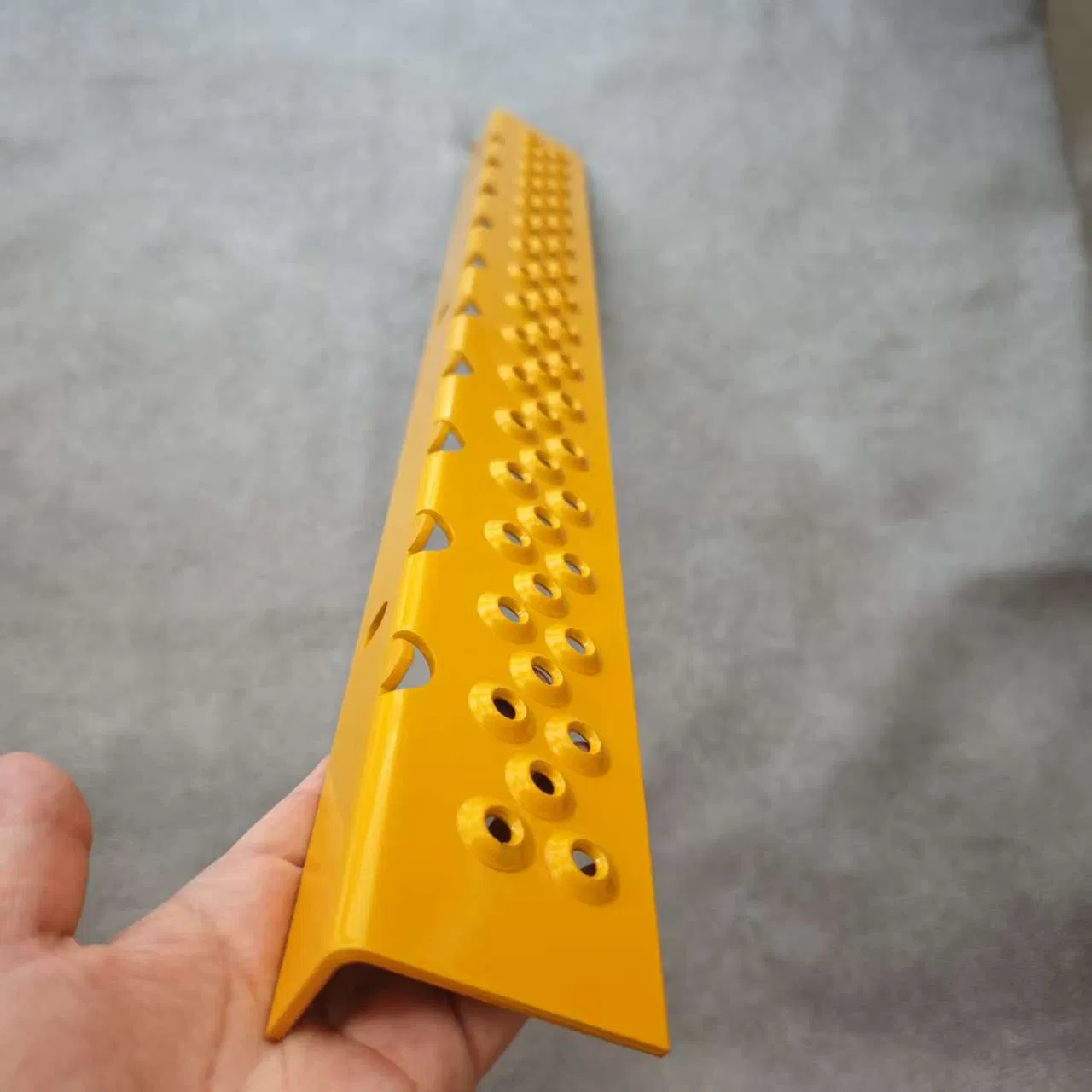 Handi-Treads Non-Slip Stair Nosing for Steel Bar Grating Stair Treads Landings